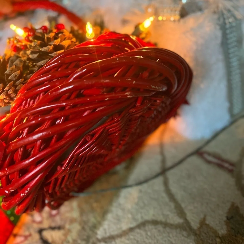 Rare Vintage 1972 Christmas Pinecone Berries Light up Red Wicker Basket Decor